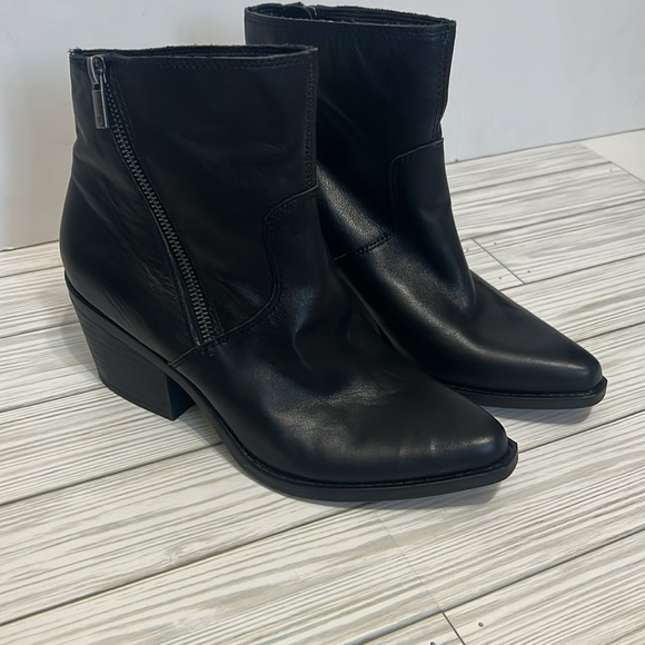 Brand new Lucky Brand boots - Picture 3 of 9